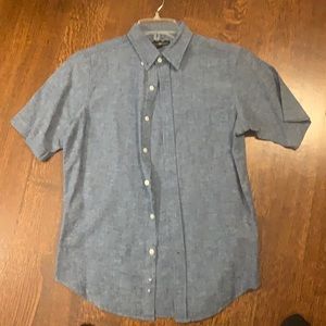 Men’s club room shirt sleeve button down